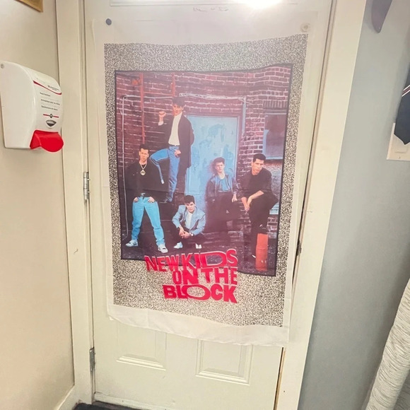 New kids on the block fabric tapestry quite large - Picture 2 of 7